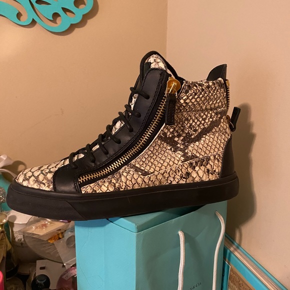 Giuseppe Zanotti snakeskin sz 8 - Picture 2 of 6